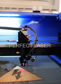 Economische CO2-lasersnijmachine, lasersnijder en graveermachine