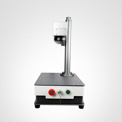 20W 30W 50W kleine desktop fiberlasergraveermachine voor metaalmarkering