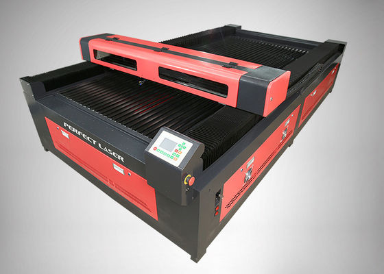Professionele besturingssysteem CO2 lasergraveringsmachine voor tapijt jeans en speelgoed